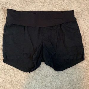 Old Navy medium maternity shorts black